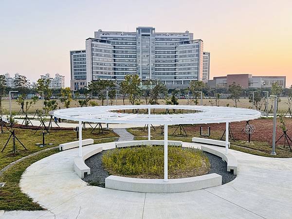 ★嘉義親子景點推薦★嘉義最新遊戲場,『永慶紀念公園』斥資上億 ★嘉義親子景點推薦★嘉義最新遊戲場,『永慶紀念公園』斥資上億