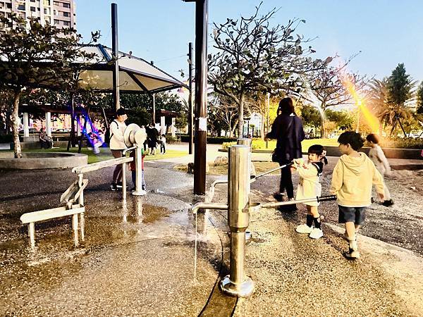 ★台中親子景點推薦★台中最新『梧棲漁寮公園』海線首座戲水航海 ★台中親子景點推薦★台中最新『梧棲漁寮公園』海線首座戲水航海