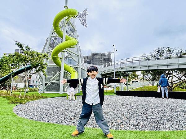 ★桃園親子景點推薦★最新旗艦遊戲場『八德楓樹腳公園』,有16 ★桃園親子景點推薦★最新旗艦遊戲場『八德楓樹腳公園』,有16