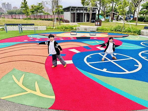 ★桃園親子景點推薦★最新旗艦遊戲場『八德楓樹腳公園』,有16 ★桃園親子景點推薦★最新旗艦遊戲場『八德楓樹腳公園』,有16