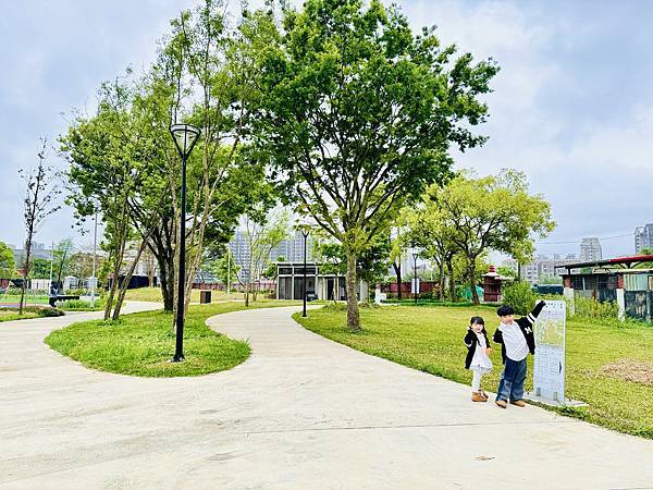★桃園親子景點推薦★最新旗艦遊戲場『八德楓樹腳公園』,有16 ★桃園親子景點推薦★最新旗艦遊戲場『八德楓樹腳公園』,有16