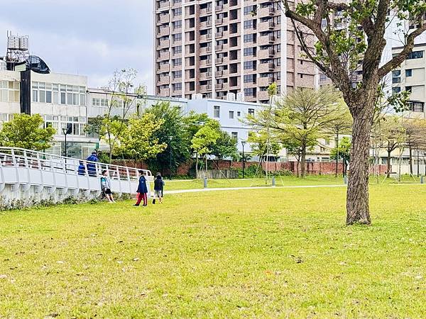 ★桃園親子景點推薦★最新旗艦遊戲場『八德楓樹腳公園』,有16 ★桃園親子景點推薦★最新旗艦遊戲場『八德楓樹腳公園』,有16