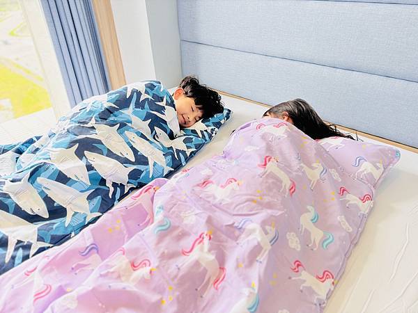 ★育兒好物開箱★ Wildkin 入學三寶推薦:夢幻睡袋、兒 ★育兒好物開箱★ Wildkin 入學三寶推薦:夢幻睡袋、兒