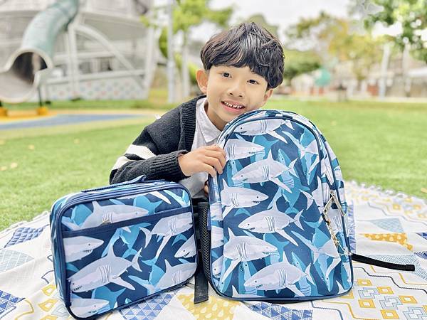 ★育兒好物開箱★ Wildkin 入學三寶推薦:夢幻睡袋、兒 ★育兒好物開箱★ Wildkin 入學三寶推薦:夢幻睡袋、兒