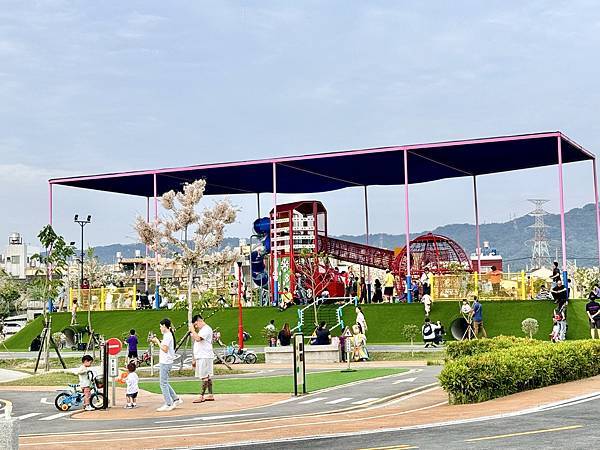 ★彰化親子景點推薦★全新2.0社頭公園新登場,全台唯一織襪主 ★彰化親子景點推薦★全新2.0社頭公園新登場,全台唯一織襪主