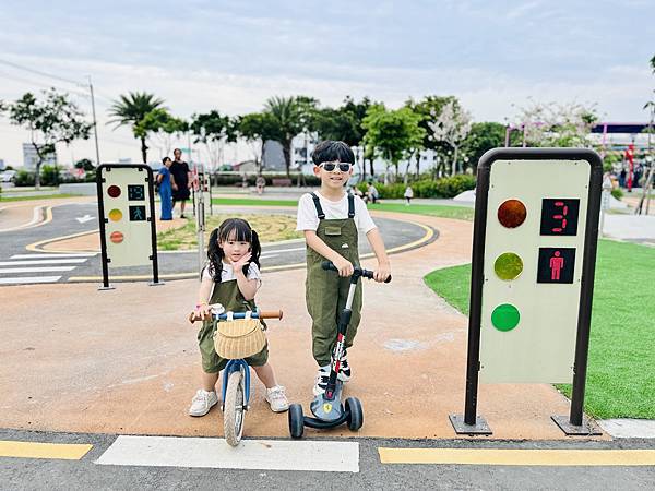 ★彰化親子景點推薦★全新2.0社頭公園新登場,全台唯一織襪主 ★彰化親子景點推薦★全新2.0社頭公園新登場,全台唯一織襪主