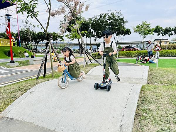 ★彰化親子景點推薦★全新2.0社頭公園新登場,全台唯一織襪主 ★彰化親子景點推薦★全新2.0社頭公園新登場,全台唯一織襪主