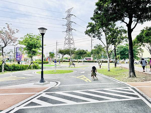 ★彰化親子景點推薦★全新2.0社頭公園新登場,全台唯一織襪主 ★彰化親子景點推薦★全新2.0社頭公園新登場,全台唯一織襪主