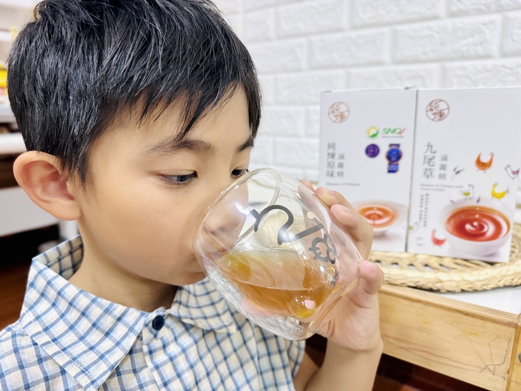 ★育兒分享★小孩挑食怎麼辦?一喝就愛上的純煉九尾草滴雞精,不 ★育兒分享★小孩挑食怎麼辦?一喝就愛上的純煉九尾草滴雞精,不
