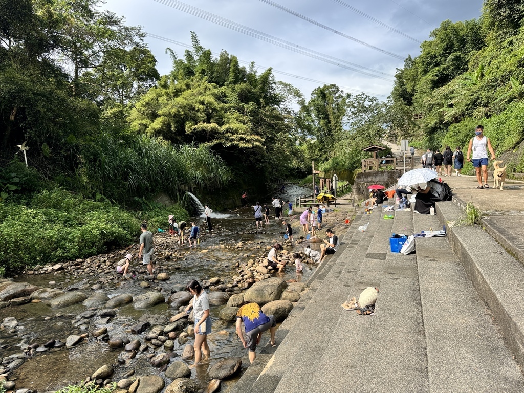 ★桃園親子景點推薦★『千層瀑布』夏日消暑秘境,免上山就能抵達 ★桃園親子景點推薦★『千層瀑布』夏日消暑秘境,免上山就能抵達