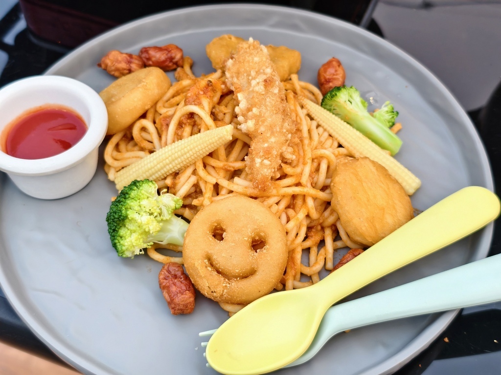 ★彰化親子露營推薦★哈比雪兒豪華懶人露營,一泊二食 ★彰化親子露營推薦★哈比雪兒豪華懶人露營,一泊二食