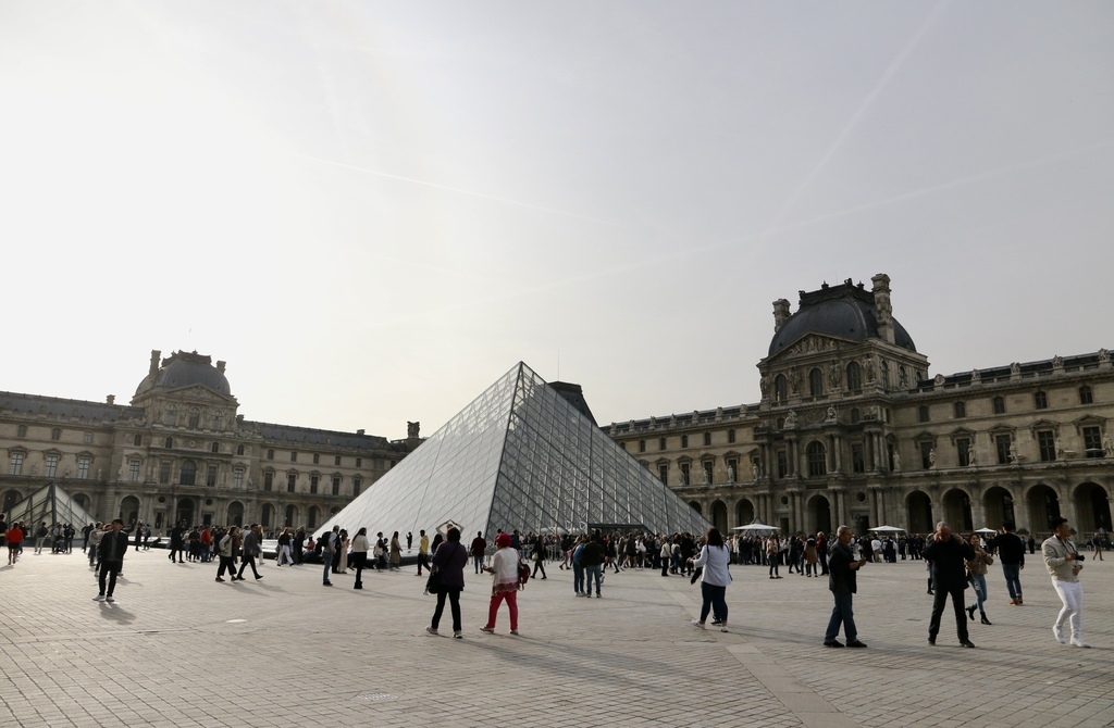 法國 巴黎 羅浮宮 米洛的維納斯 蒙娜麗莎的微笑 薩莫色雷斯 法國 巴黎 羅浮宮 米洛的維納斯 蒙娜麗莎的微笑 薩莫色雷斯