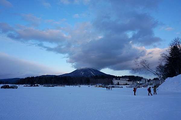 北海道 阿寒湖 愛奴村 溫泉街 冬華美 阿寒湖冰上嘉年華會 綠桃子の樂活誌 痞客邦