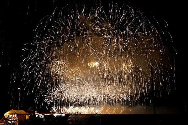 日本東北 大曲の花火 第十六屆国際花火節 璀璨爭艷 綠桃子の樂活誌 痞客邦