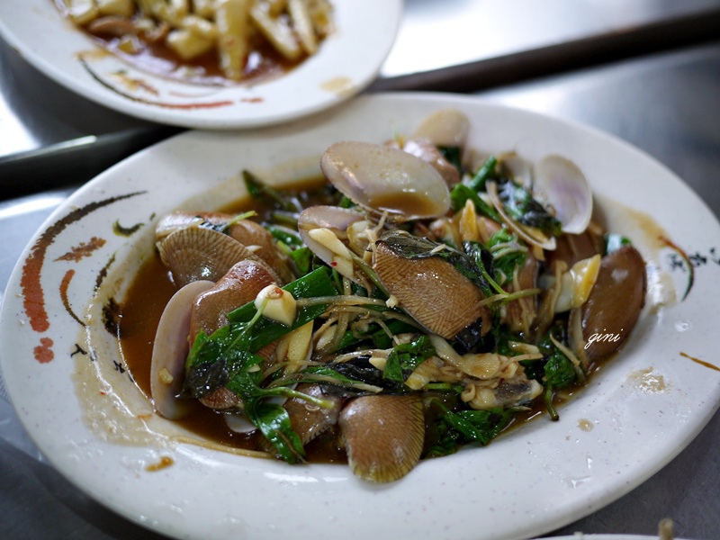 [食.高雄] 阿美海產店,熱炒100慶生也不賴