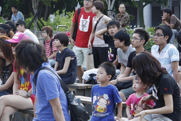 人潮.JPG 人潮.JPG