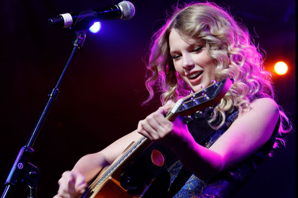 Taylor_Swift_4_617_409.jpg