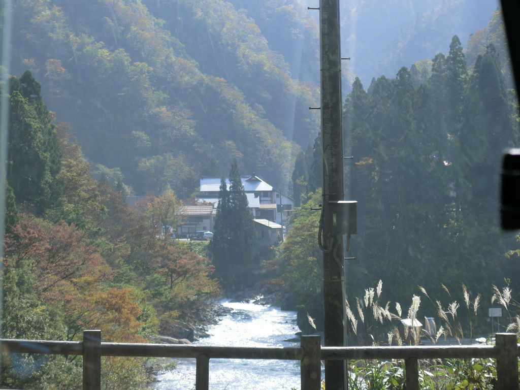 極上陸奧甲信越秋楓day9 日本三大峡谷 上信越高原国立公園 清津峡渓谷トンネル 十日町産業文化発信館いこて 極上の綺麗な世界 曾贇唐の究極奧義ブログ