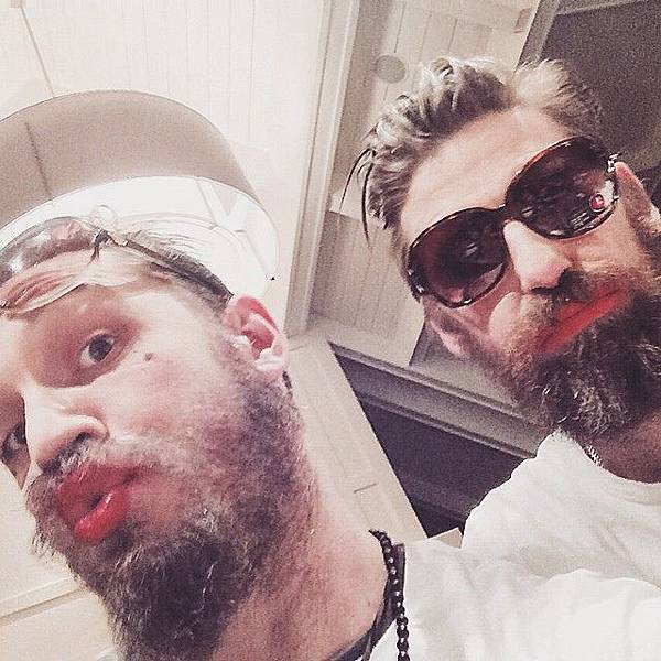 11018469_597093610421591_1414981943_n