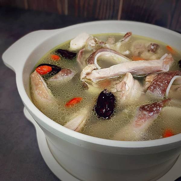 胡椒豬肚雞湯的做法看似複雜其實很簡單廣東養生煲湯濃郁白湯胡椒辛香暖心驅寒就靠這一鍋慕曦a台味廚房 胡椒豬肚雞湯的做法看似複雜其實很簡單廣東養生煲湯濃郁白湯胡椒辛香暖心驅寒就靠這一鍋慕曦a台味廚房