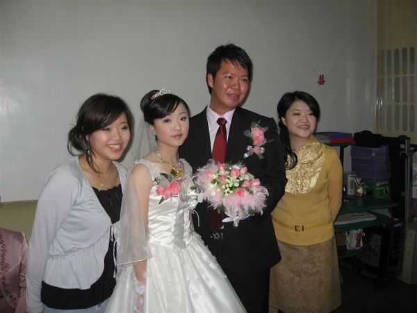 大姨~~ 快起來照相啦~~