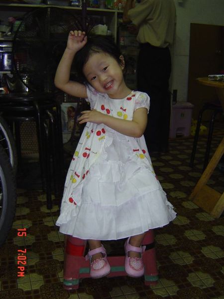 虹彩妹妹嗯嗨唷~~