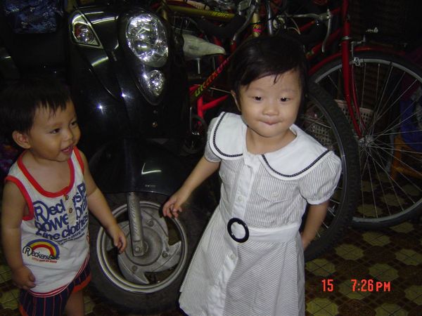 好吧~~先放你馬~~等下再找你玩，我還要試一件衣服呢~~