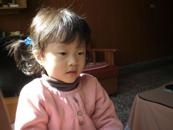 我的頭髮都變色了~