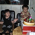 我來唱生日快樂歌~~