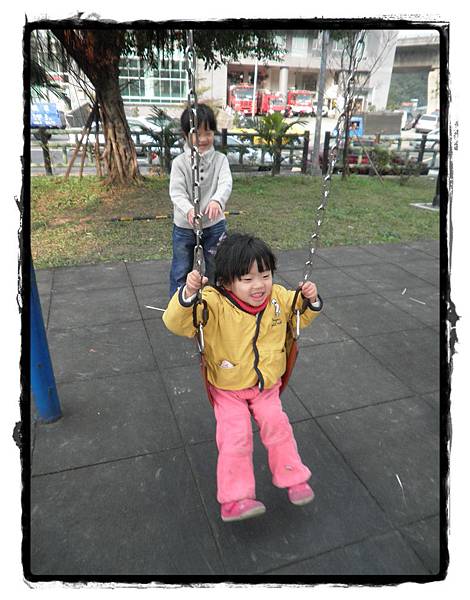 盪秋千P1020024-20110102.JPG