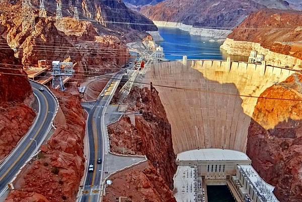 0101HooverDam1.jpg