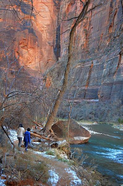 0102ZionRiverWalk9.jpg