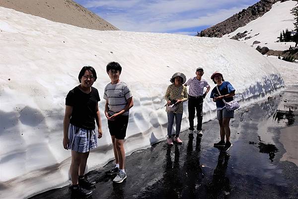 穿短袖也能舒服玩雪 @ Lassen 火山國家公園