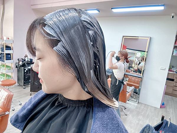 VS Hair｜台中髮廊｜西屯區最像動物園的理髮廳，來店看卡