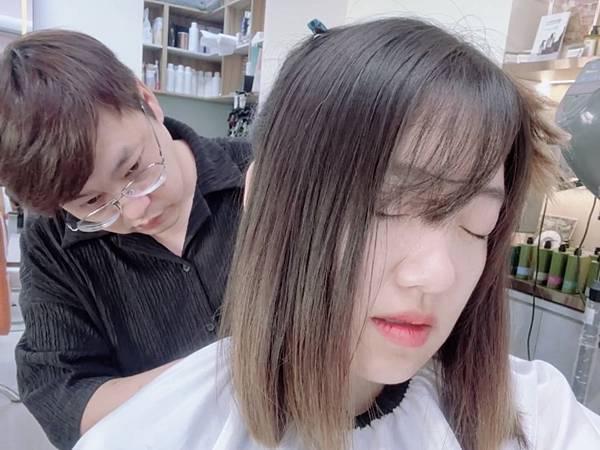 VS Hair｜台中髮廊｜西屯區最像動物園的理髮廳，來店看卡