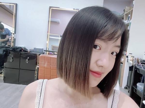 VS Hair｜台中髮廊｜西屯區最像動物園的理髮廳，來店看卡