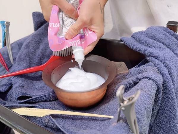 VS Hair｜台中髮廊｜西屯區最像動物園的理髮廳，來店看卡