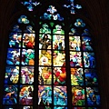 聖維塔大教堂的彩色玻璃