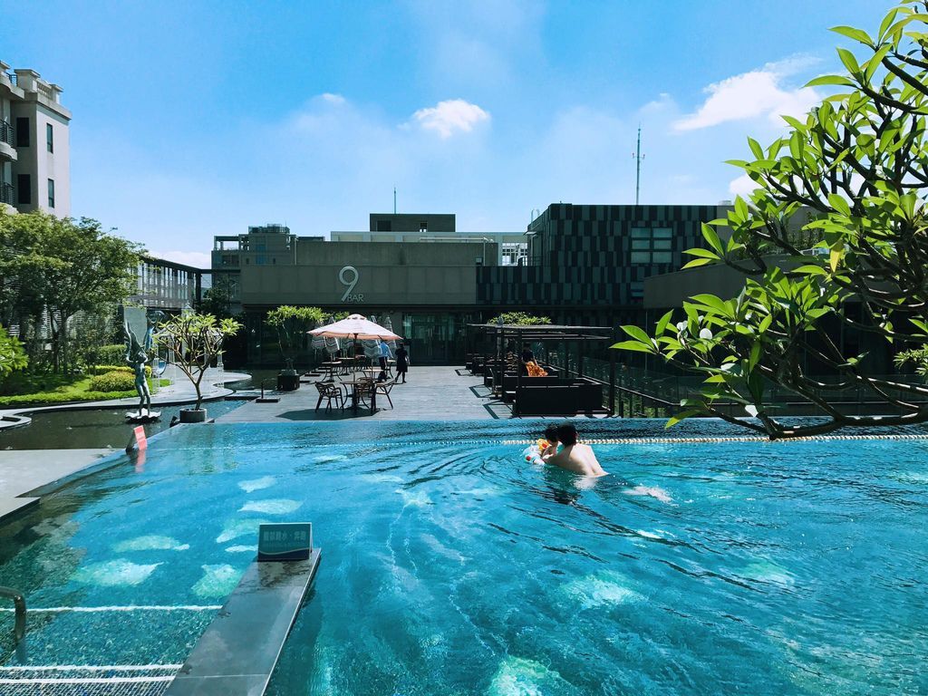 台中逢甲住宿 星享道酒店 星空無邊際泳池 媽咪拜mamibuy 台中逢甲住宿 星享道酒店 星空無邊際泳池 媽咪拜mamibuy