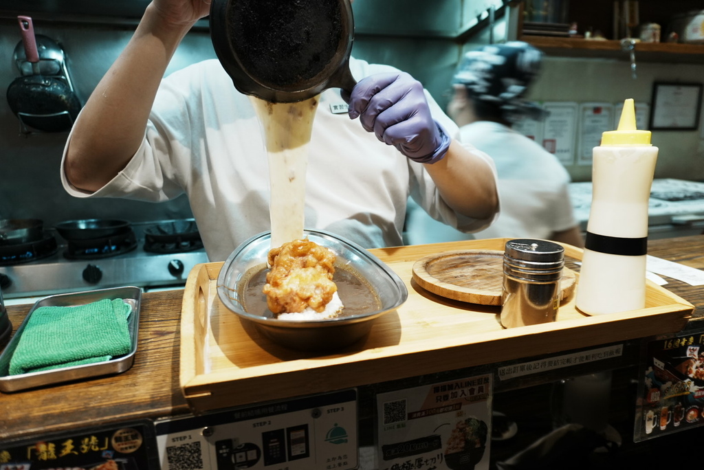 高雄美食『咕嚕咕嚕家』美味的炸雞，起司好銷魂，看完黃色小鴨後