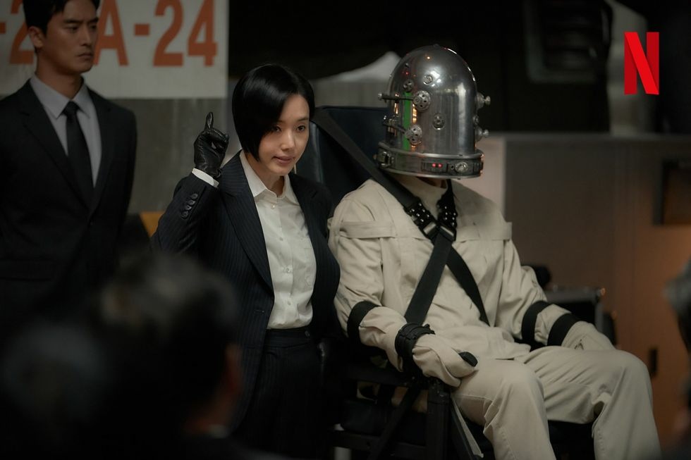 Netflix『寄生獸：灰色部隊』特效出眾，劇情明快不拖戲，