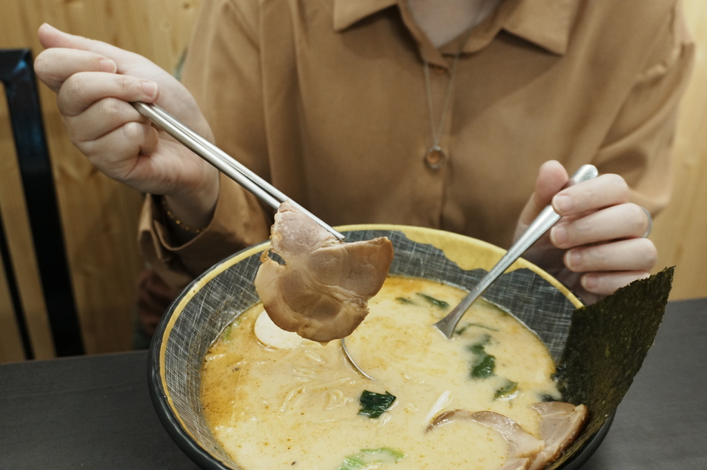 初八麵食堂｜平價拉麵座位寬敞，簡單吃一餐沒啥問題