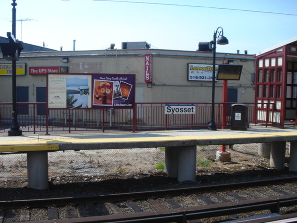 Syosset Station