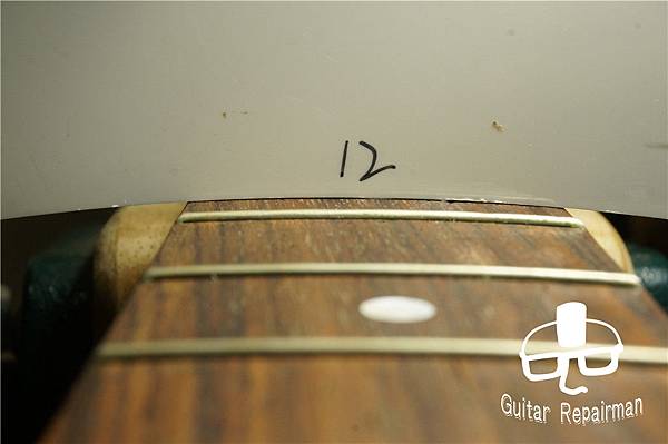 【Gibson】{Fret leveling}{更換牛骨上枕