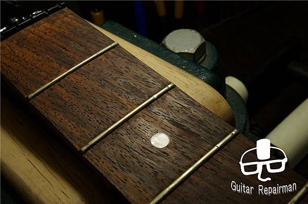 【Gibson】{Fret leveling}{更換牛骨上枕