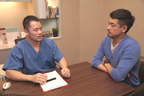 白色情人不孤單 造型植鬍 型男成功追愛.jpg 白色情人不孤單 造型植鬍 型男成功追愛.jpg