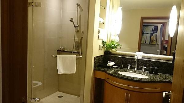 6178002366130370594 6178002366130370594