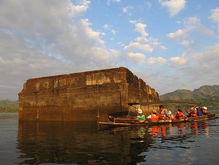 IG-A-Destination-O_Sangkhlaburi_004-SunkenTemple-640x480.jpg