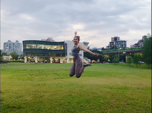 <<珊珊來減重>>減重必備，超舒適TENO運動褲~好的運動褲