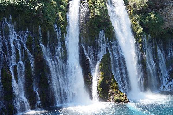 McArthur Burney Falls, CA 波妮瀑布